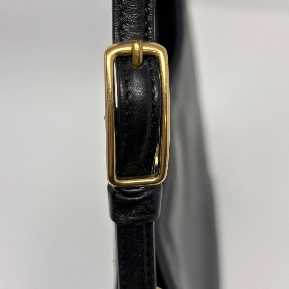 Vintage Coach Ashton Slim Purse Black Leather Shoulder Metal Hang Tag 8165